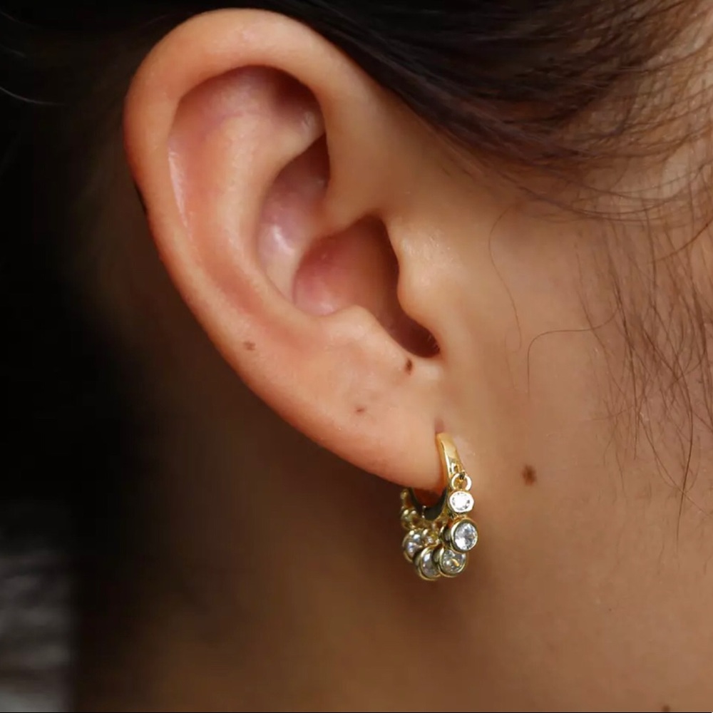 925 Silver Charming Tiny Cz Dangling Dot Earrings - image 3